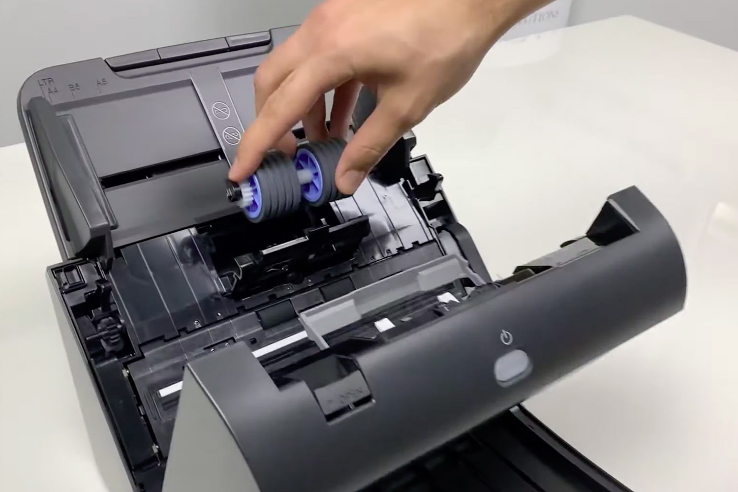 CHANGER LES ROULEAUX 